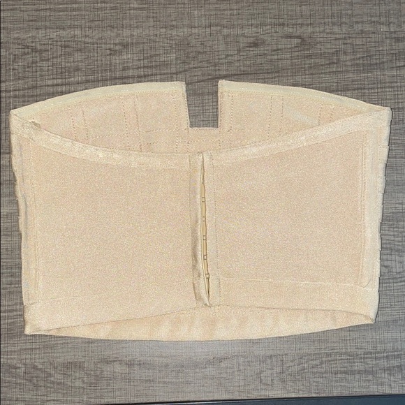 Top - Picture 2 of 4